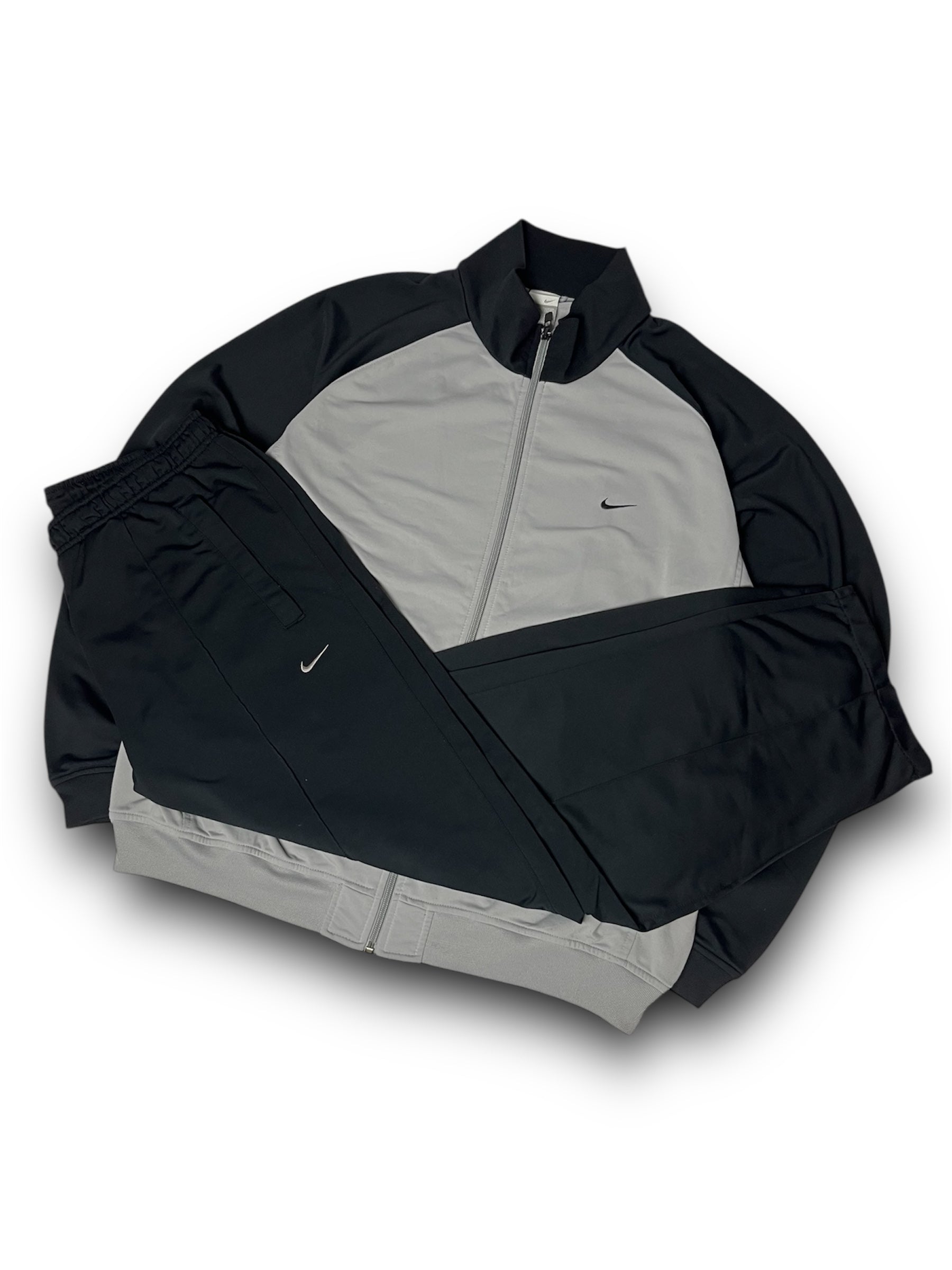 Nike Tracksuit (XL)