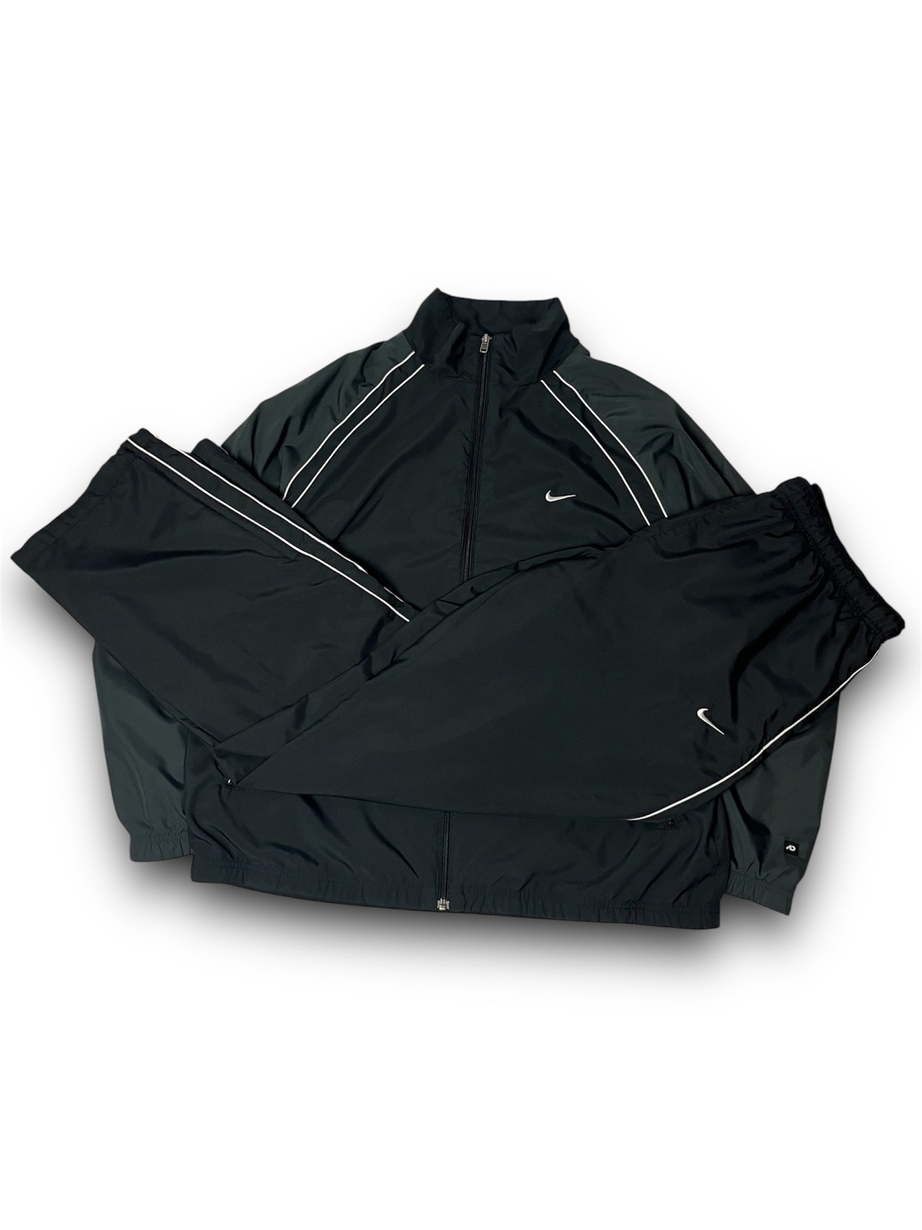 Nike Tracksuit (XL)
